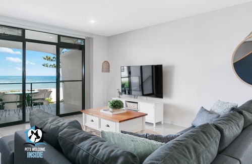 Encounter Bay House | Three Level Esplanade Magic with Stunning Views