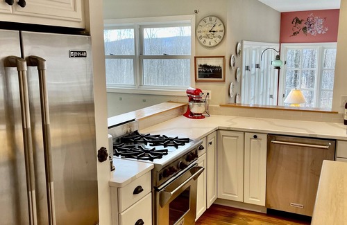 Manchester Center House | Three Maple Drive Contemporary with Beautiful Views