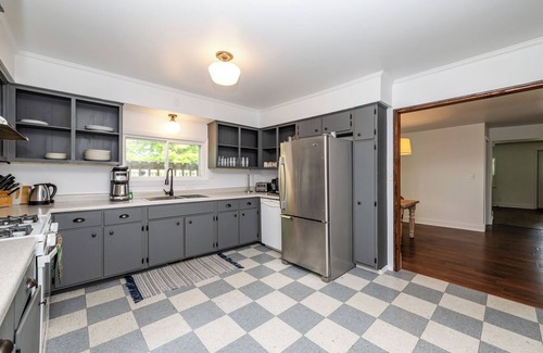 Three Oaks House | Three Oaks Home With Three Night Summer Min!