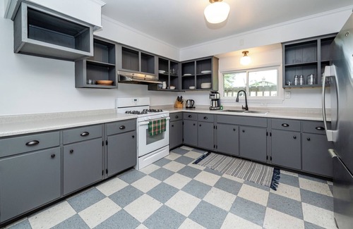 Three Oaks House | Three Oaks Home With Three Night Summer Min!
