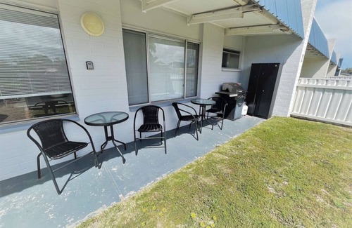 Castletown Apartment | Three Palms Apartments Unit 1