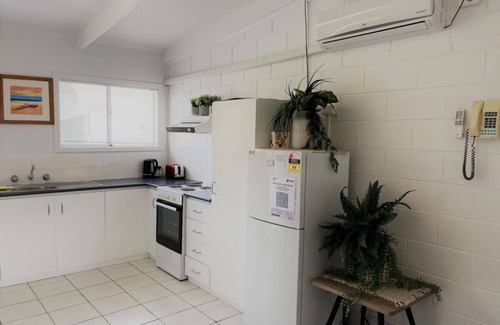 Castletown Apartment | Three Palms Apartments Unit 4