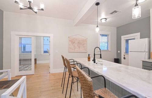 West University House | Three Queen beds, Mins to UA, Downtown, 4th Ave