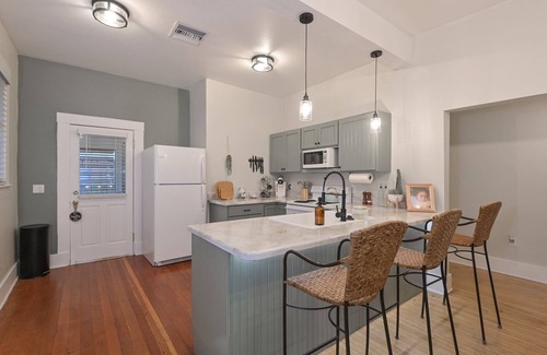 West University House | Three Queen beds, Mins to UA, Downtown, 4th Ave