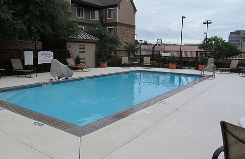 Vance Jackson Apartment | THREE Relaxing 1BR Suite with Free Breakfast and Kitchen! Pool, Pets Allowed!