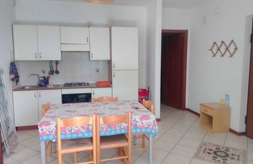 Roseto degli Abruzzi Apartment | Three-room apartment by the sea with garden