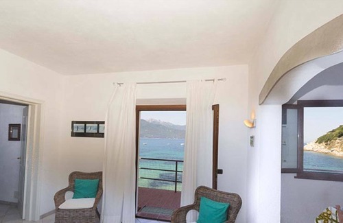 Scaglieri Apartment | Three-room apartment with 4 sleepings on the Forno beach