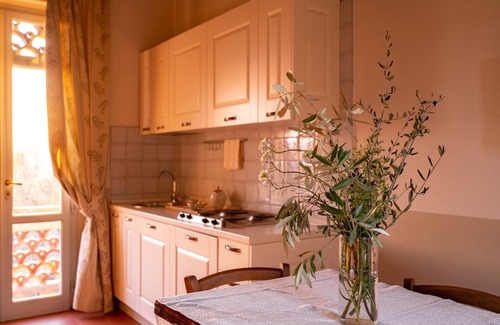 Santa Veneranda Apartment | Three-room apartment in historic country house, sea view, pool, for families