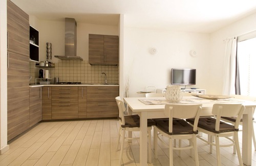 Palau Apartment | Three-room apartment Palau. Residence with swimming pool.