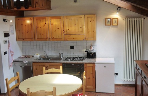 La Salle Apartment | Three rooms with 4/5 beds, overlooking Mont Blanc and private box