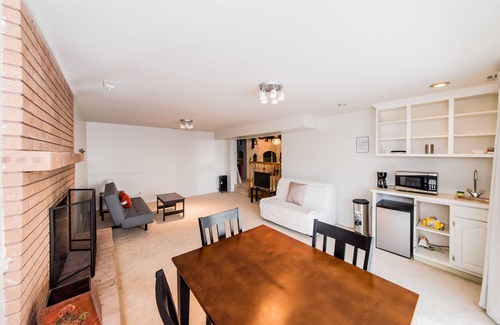 Woodland Estates House | Three stories, great for extended families, amazing views