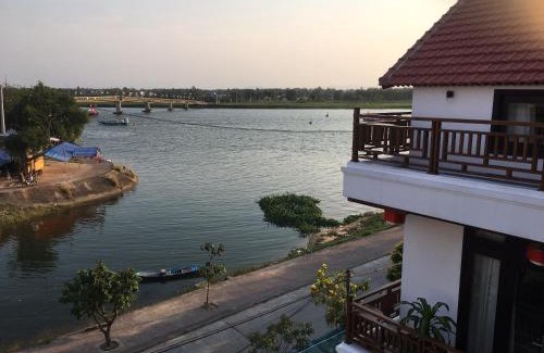 Thanh Ha Hotel | Threeway Riverside Villa