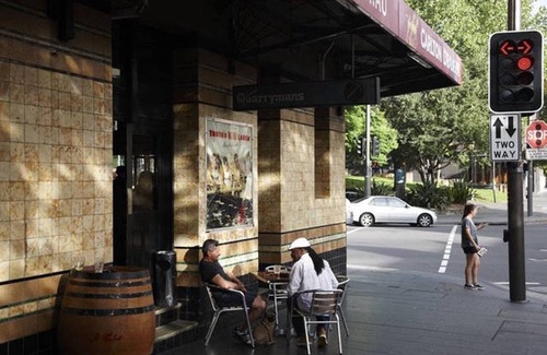 Darling Harbour Apartment | Thriving city location, dining hub near CBD