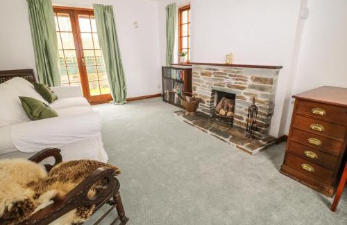 Lifton House | Thrushel Cottage