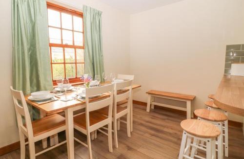 Lifton House | Thrushel Cottage