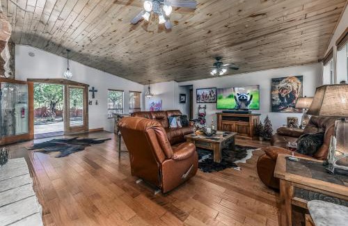 Ruidoso Apartment | Thunder Lodge
