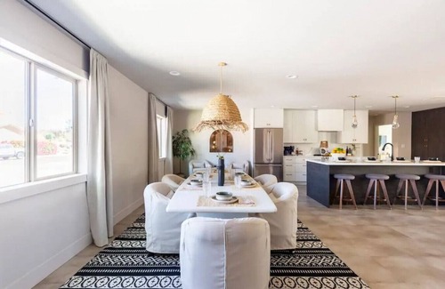 Raskin Estates House | Thunderbird Oasis-New Remodel!