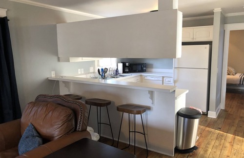 Thunderbolt House | Thunderbolt Yacht Crew House With Coastal Style!