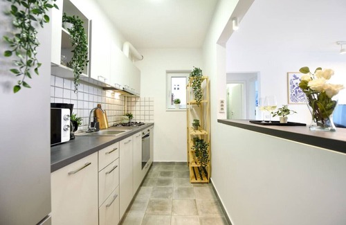 Bucharest City-Centre Apartment | THUNDERSTORM | Spacious 2BR Apt at Piata Romana