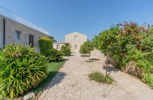 Modica House | Thyme - open space in the Hyblean countryside