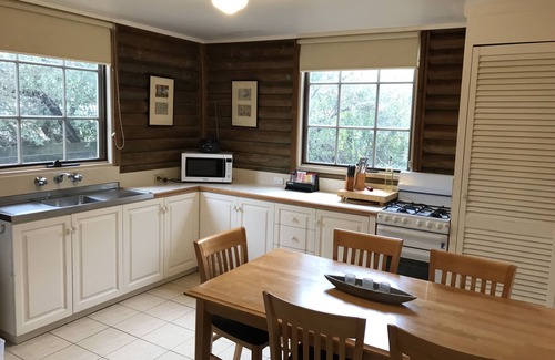 Ocean Grove Cottage | Ti-Tree Village