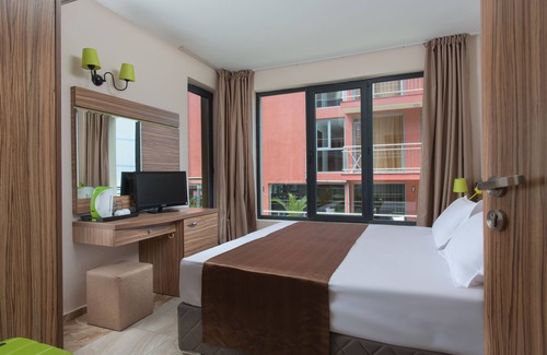 Sunny Beach Bed & Breakfast | Tia Maria is situated in the southern part of the Sunny Beach Resort