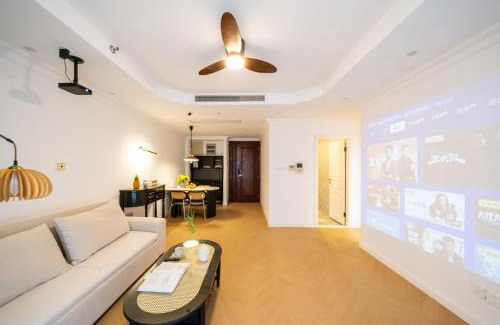 Dapuqiao Apartment | Tianzifang Sun Moonlight Fine Decoration Large Two-Bedroom