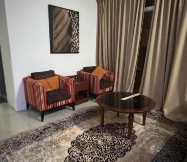 Malacca City House | Tiarapuri Homestay Tiara Golf Country Club,Ayer Keroh Melaka