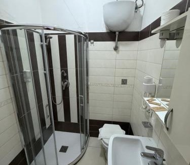 Universita House | Tiburtina Hotel Holiday