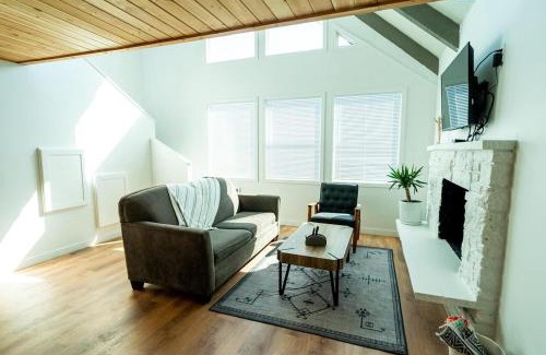 Ocean Shores Ski Chalet | Tidal House #10 - Ocean Shores Chalet