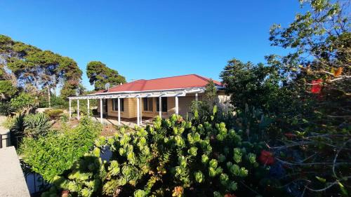 Kingscote House | Tidal Pool Spa-Retreat - Central Kingscote