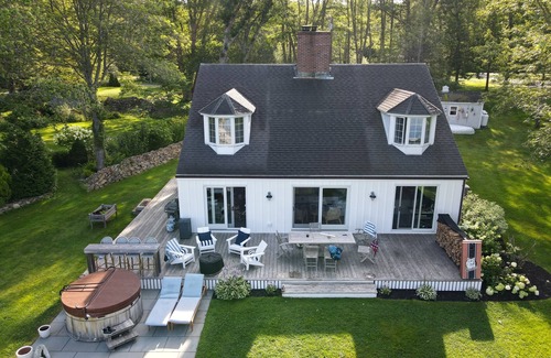 Boothbay House | Tidewatch your day away.