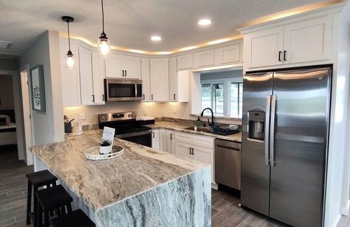 Spring Hill House | Tidewater: Bring your boat, backyard beach,kayaks.