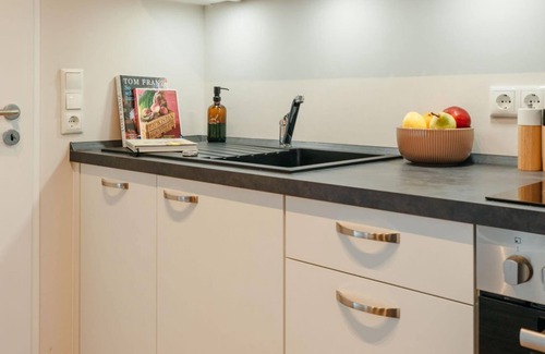Ratzeburg Apartment | Tien Stuuv, Dusche, Bad, WC, 1 Schlafzimmer - Übermsee
