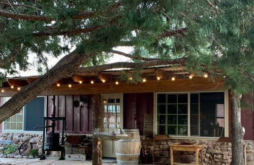 Young House | Tierra Madre Vineyards B & B - Garden House