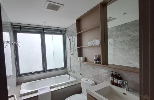 Khlong Toei Apartment | Tierra Residences
