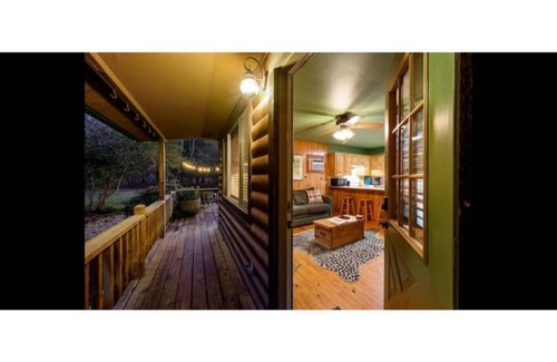 Broken Bow Cabin | Tiger Jack, the Dreamy Couple's Cabin.