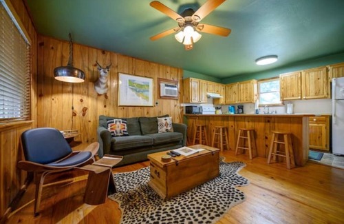 Broken Bow Cabin | Tiger Jack, the Dreamy Couple's Cabin.