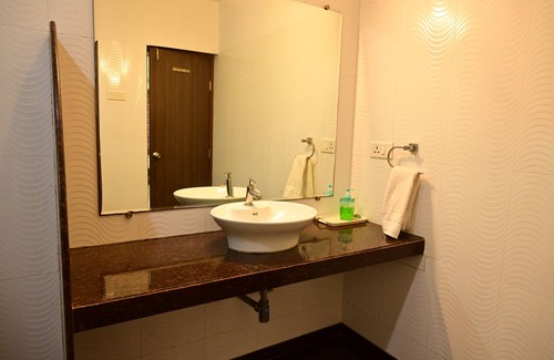 Warora Hotel | Tigers Heaven Resort