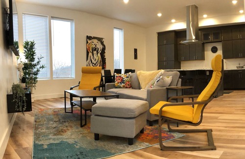 Columbia Condo | TigersDen - Cozy Modern 3-bedroom Condo on Broadway near Downtown & Campus