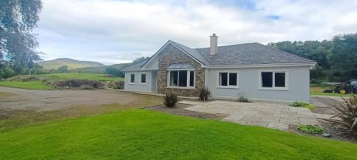 Dawros House | Tigh Dawros - Charming 4-bedroom house with WiFi in beautiful Kenmare, Kerry