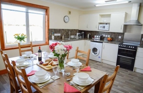 Benderloch Cottage | Tigh Grianach - a cottage that sleeps 6 guests in 3 bedrooms