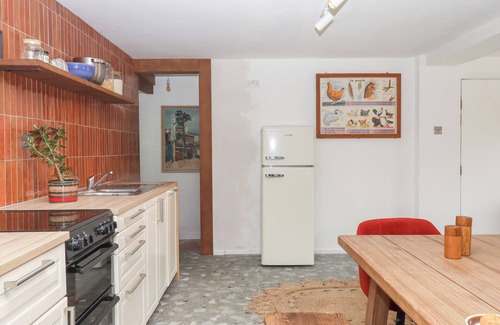 Totnes Cottage | TIGLEY MEADOW COACH HOUSE, family friendly in Dartington