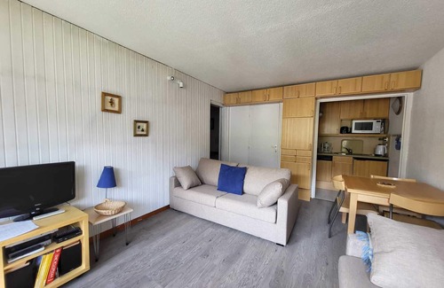 Val Claret Apartment | Tignes: 2 rooms, 4 pers, close to slopes, southwest balcony, wifi, pets ok