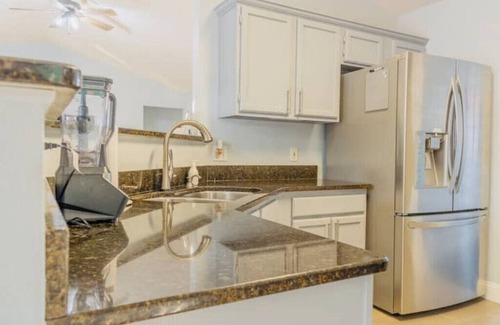 Emerald Shores House | Tiki Hut & Pool House - 7 Miles from Private Beachn