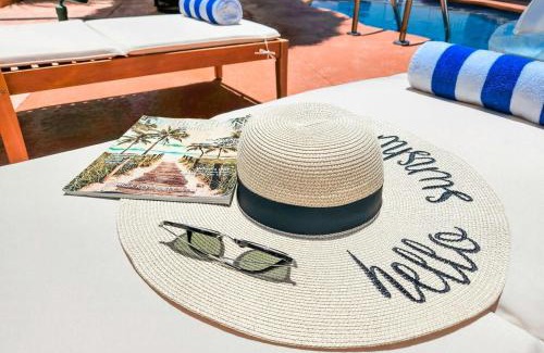 Marathon House | Tiki Time! Pool-tiki Hut-kayaks-grill-ocean View!