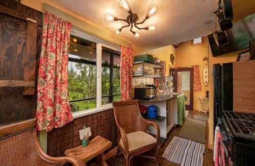 Ohia Estates House | Tiki Tiny House at Volcano, HI