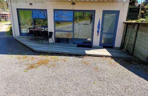 Tikitere Apartment | Tikitere Treasure - Peace, serenity and plenty of birdsong. nStudio unit.