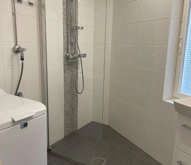 Vantaa City Centre Apartment | Tikkurila Center, lovely 1br, near Airport, parking