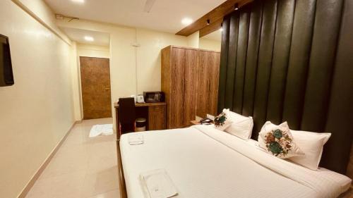 Santacruz Apartment | TIM Santacruz Mumbai Airport